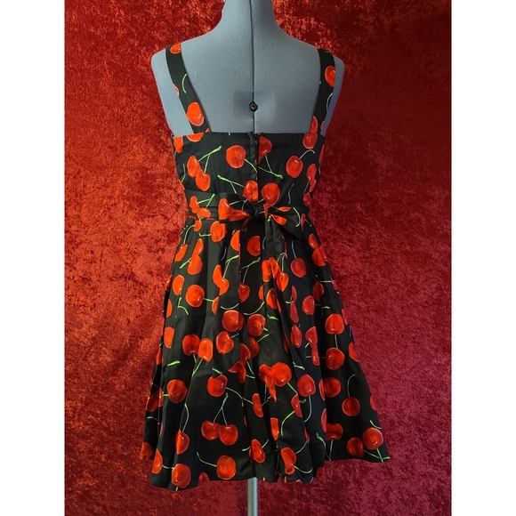 Cherry Pin Up by IXIA - Picture 3 of 3